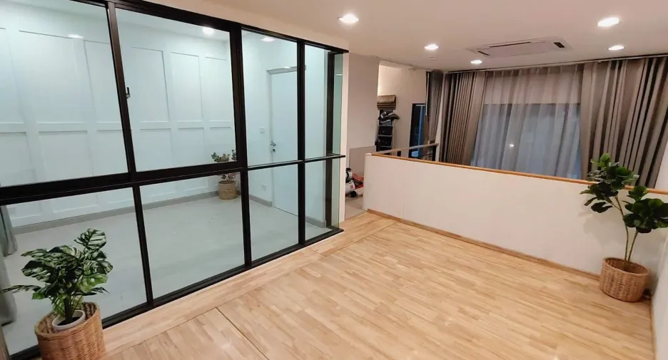 ให้เช่า 4 ห้องนอน ทาวน์เฮ้าส์ ใน บางเขน, กรุงเทพฯ