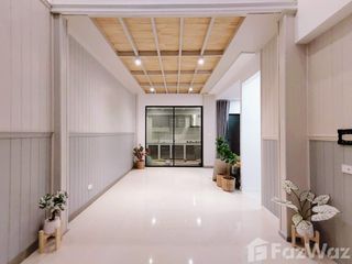 For rent 4 bedrooms townhouse in Bang Khen, Bangkok
