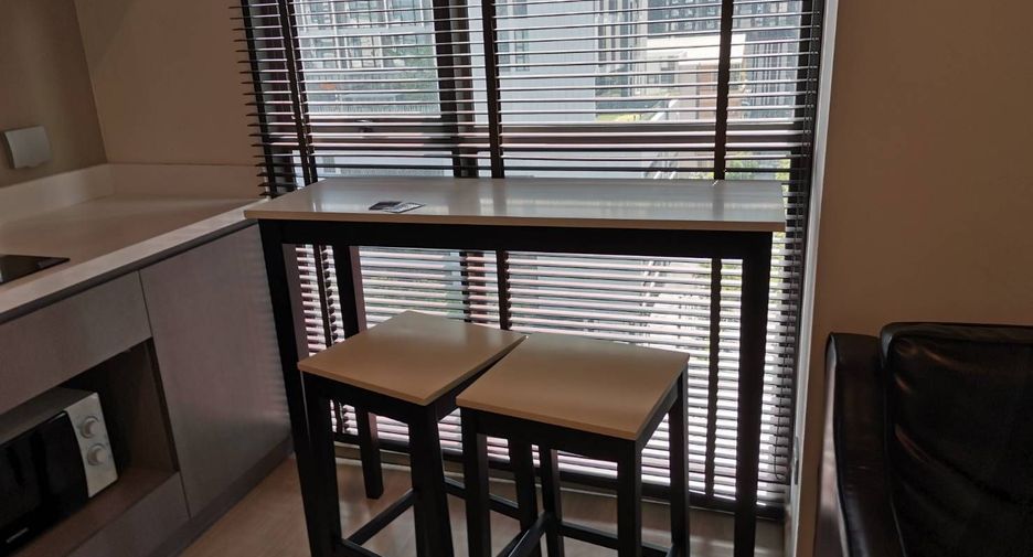 For rent 1 bed condo in Huai Khwang, Bangkok