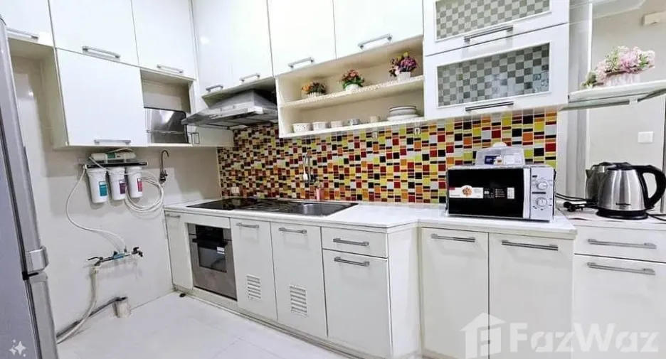 For rent 3 bedrooms condo in Phaya Thai, Bangkok