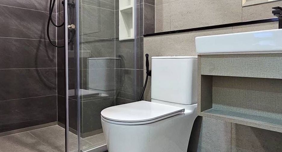 For rent 2 bedrooms condo in Chom Thong, Bangkok