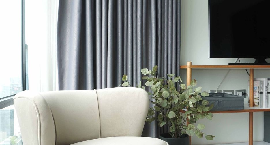For rent 2 bedrooms condo in Khlong Toei, Bangkok