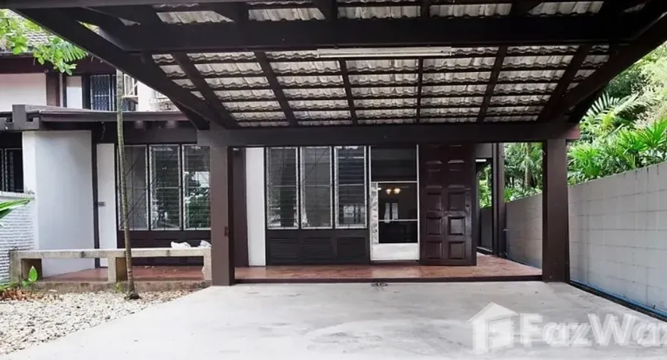 For rent 2 bedrooms house in Watthana, Bangkok