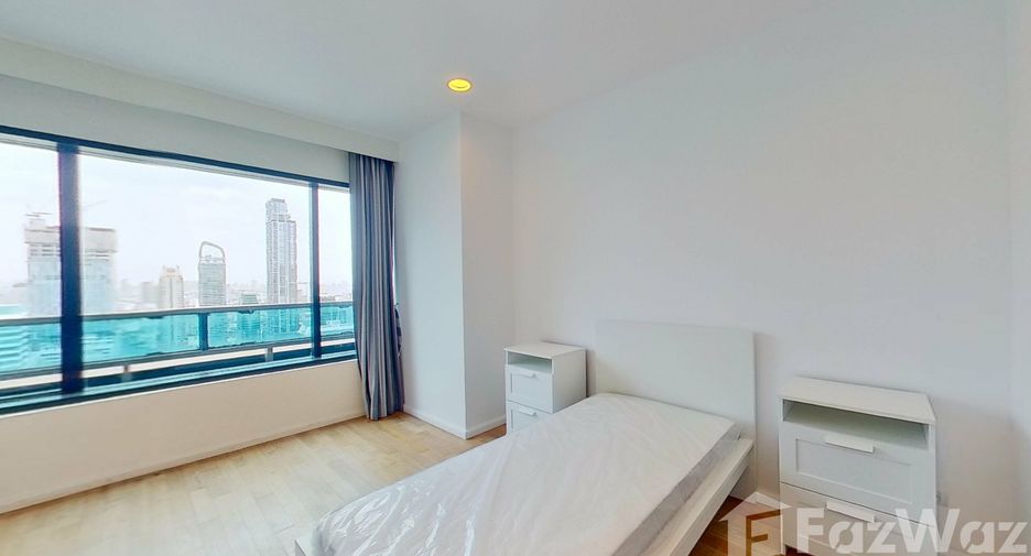 For rent 3 bedrooms condo in Pathum Wan, Bangkok
