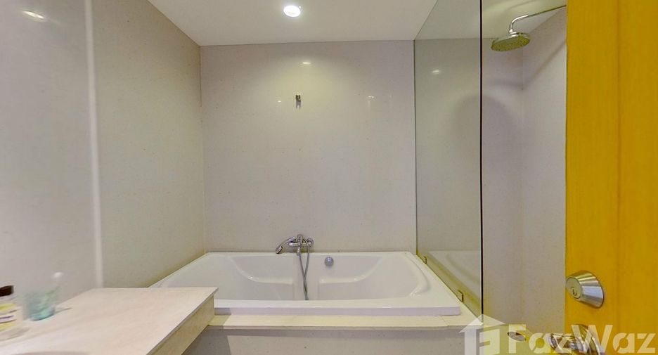 For rent 3 bedrooms condo in Pathum Wan, Bangkok