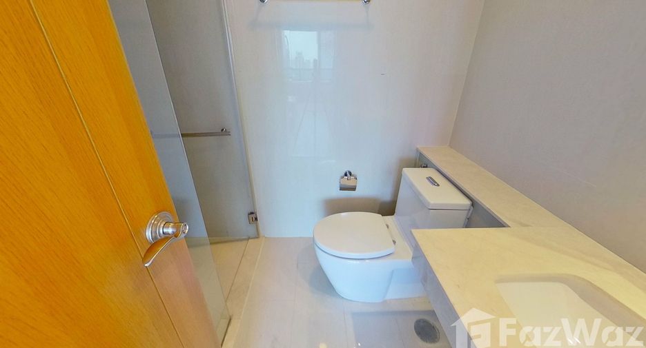 For rent 3 bedrooms condo in Pathum Wan, Bangkok