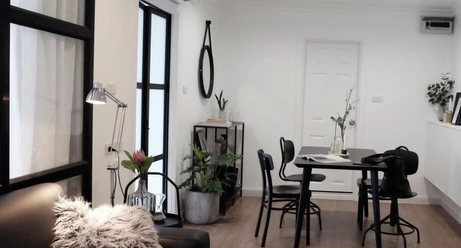 For rent studio condo in Khlong Toei, Bangkok
