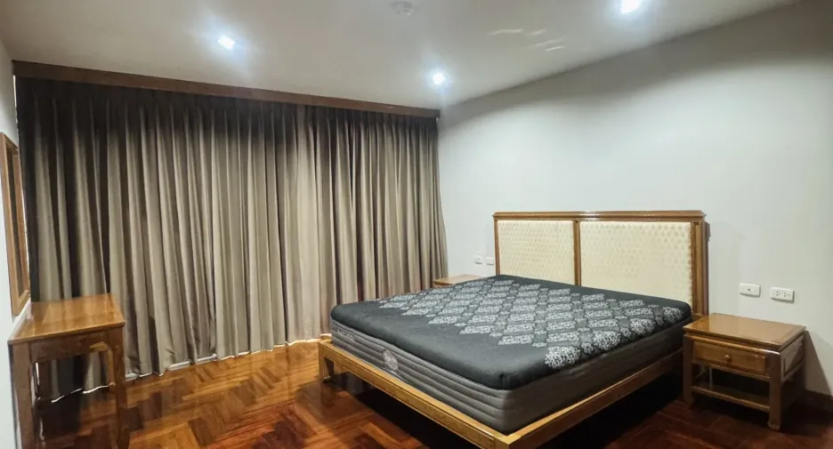 For rent 2 bedrooms apartment in Sathon, Bangkok