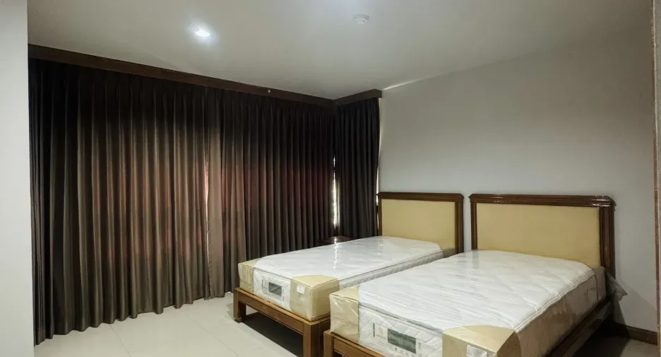 For rent 2 bedrooms apartment in Sathon, Bangkok