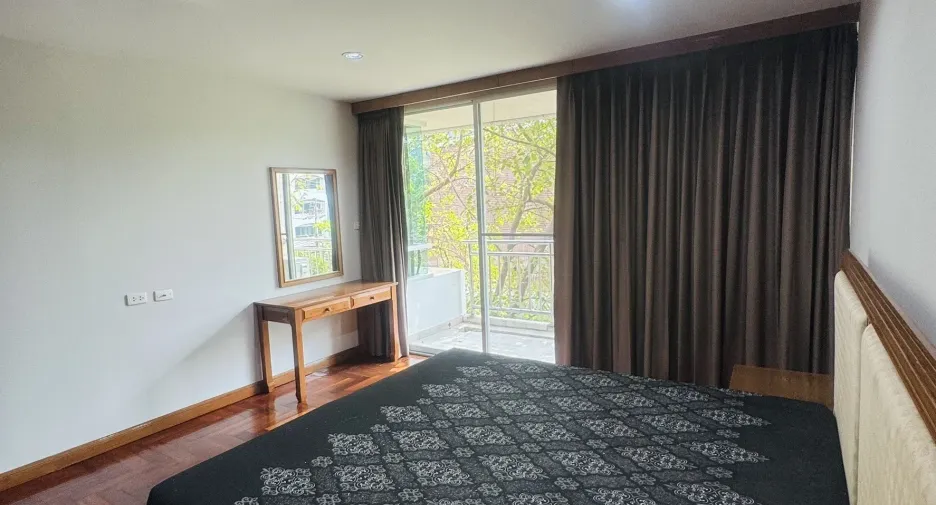 For rent 2 bedrooms apartment in Sathon, Bangkok