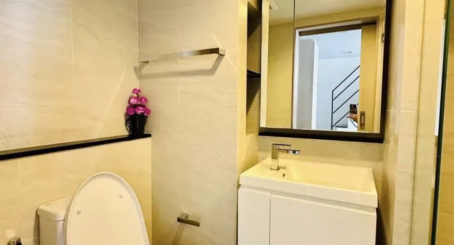 For rent 1 bed condo in Phra Khanong, Bangkok
