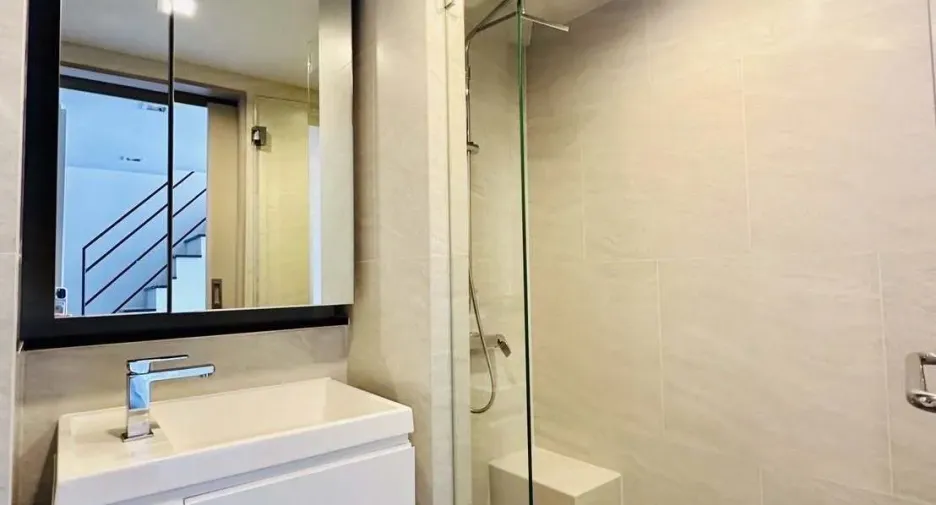 For rent 1 bed condo in Phra Khanong, Bangkok