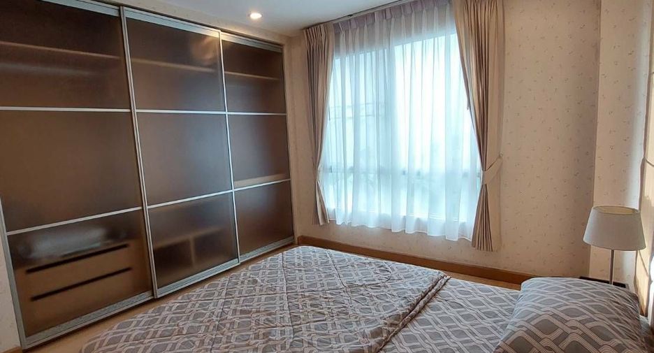 For rent 2 bedrooms condo in Watthana, Bangkok