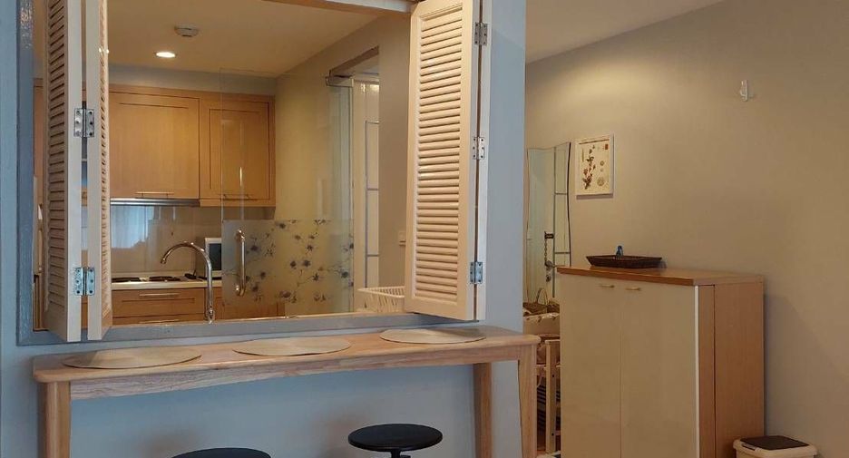 For rent 2 bedrooms condo in Watthana, Bangkok