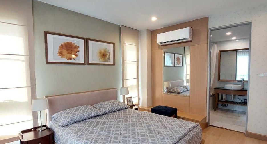 For rent 2 bedrooms condo in Watthana, Bangkok