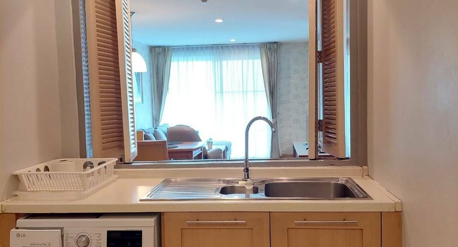For rent 2 bedrooms condo in Watthana, Bangkok