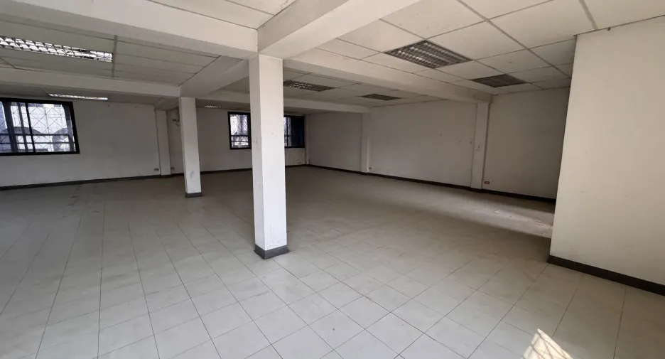 For rent retail Space in Wang Thonglang, Bangkok
