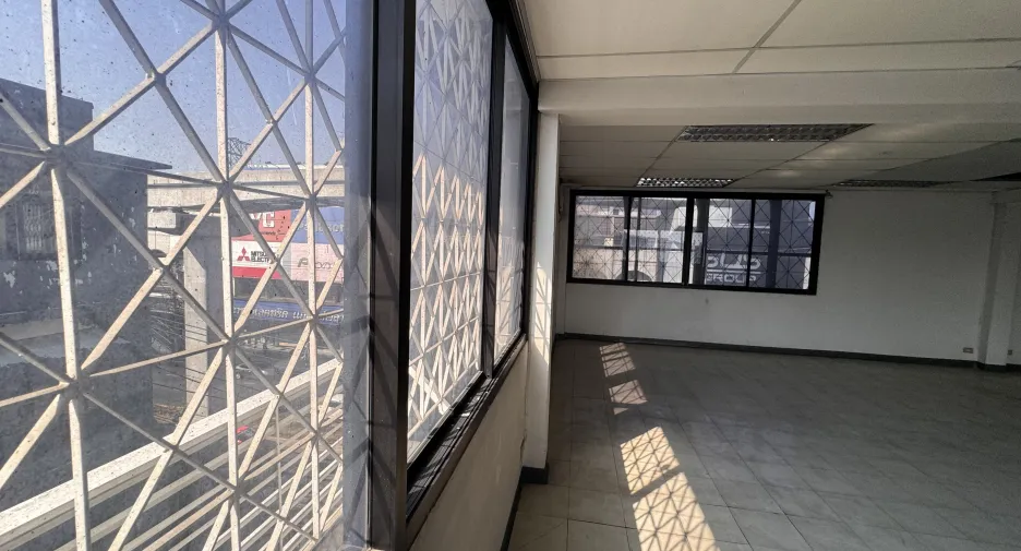 For rent retail Space in Wang Thonglang, Bangkok