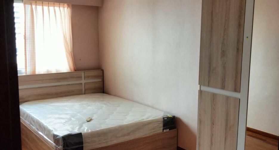 For rent 2 bedrooms condo in Yan Nawa, Bangkok