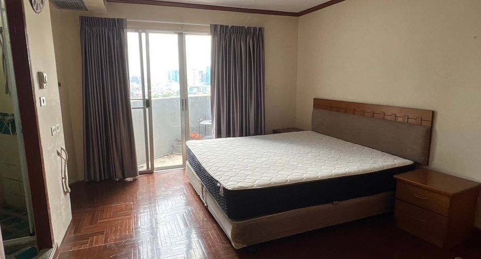 For rent 1 bed condo in Watthana, Bangkok