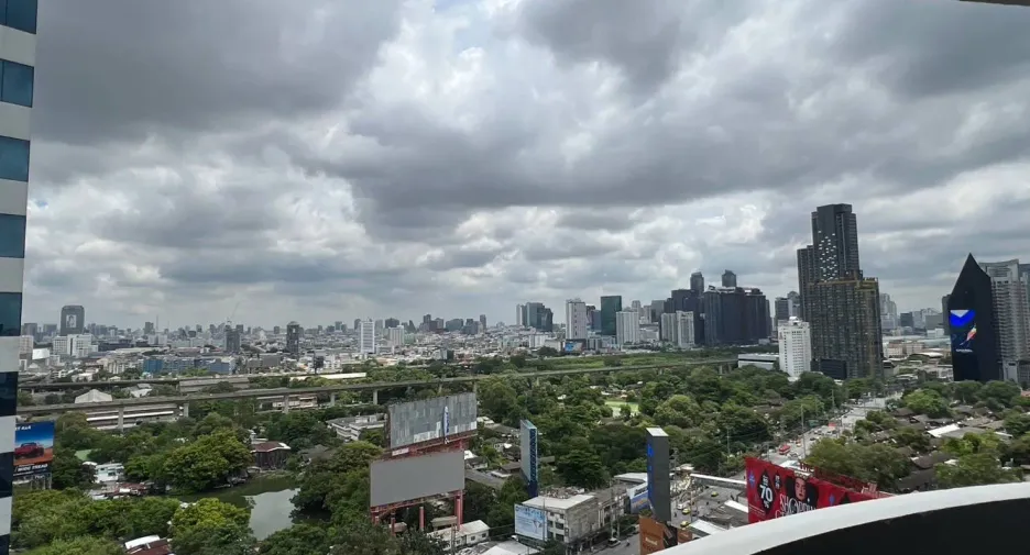 For rent 1 bed condo in Watthana, Bangkok