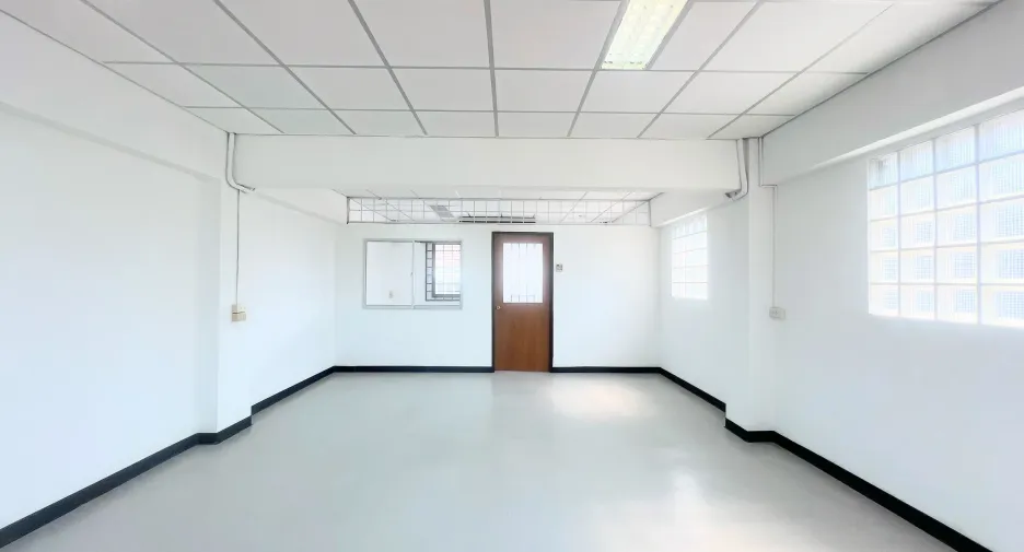For rent office in Khlong Toei, Bangkok
