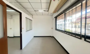 For rent office in Khlong Toei, Bangkok
