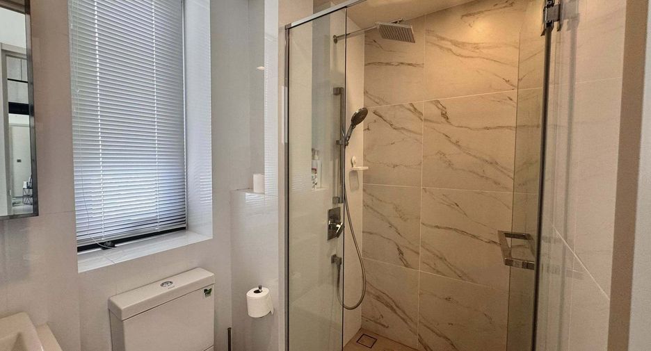 For rent 1 bed condo in Phra Khanong, Bangkok