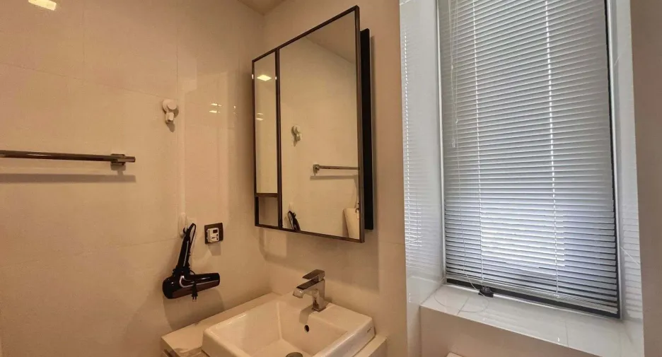 For rent 1 bed condo in Phra Khanong, Bangkok