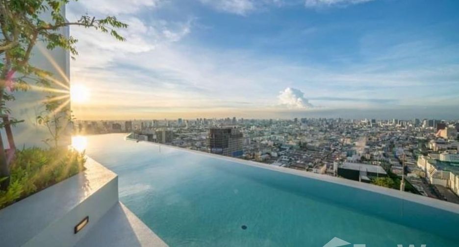 Condo en alquiler de 2 habitaciones en Huai Khwang, Bangkok
