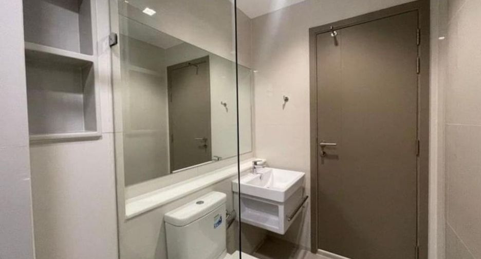 Condo en alquiler de 2 habitaciones en Huai Khwang, Bangkok