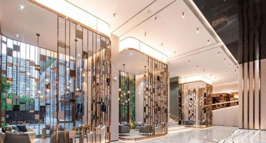 Condo en alquiler de 2 habitaciones en Huai Khwang, Bangkok