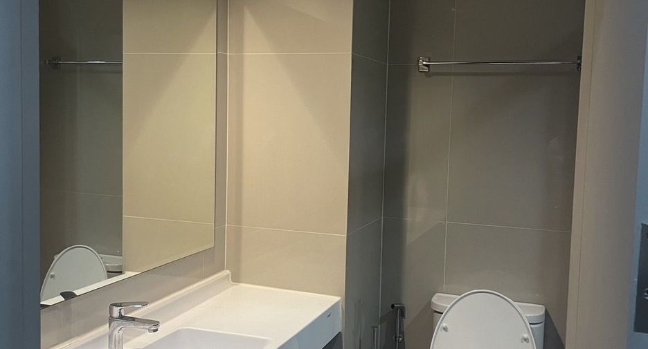 For rent studio condo in Phra Khanong, Bangkok