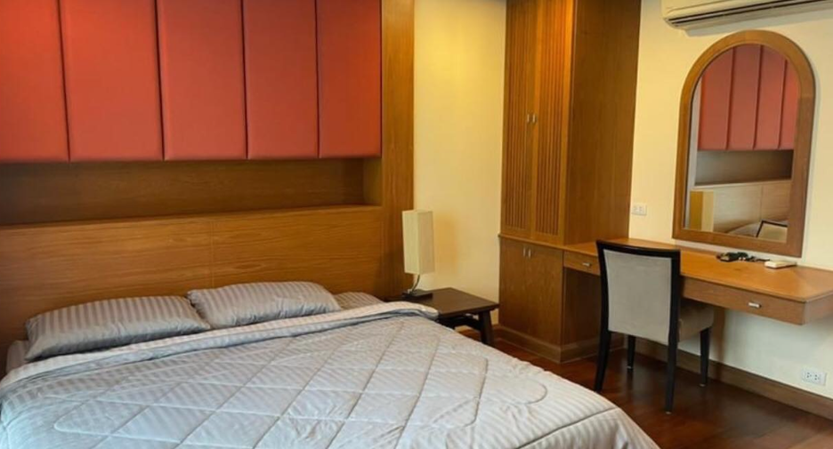 For rent 2 bedrooms condo in Phaya Thai, Bangkok