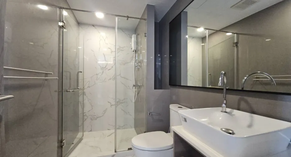 For rent 2 bedrooms condo in Phra Khanong, Bangkok