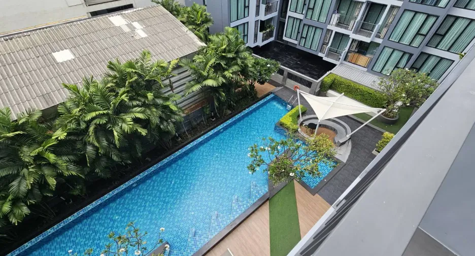 For rent 2 bedrooms condo in Phra Khanong, Bangkok