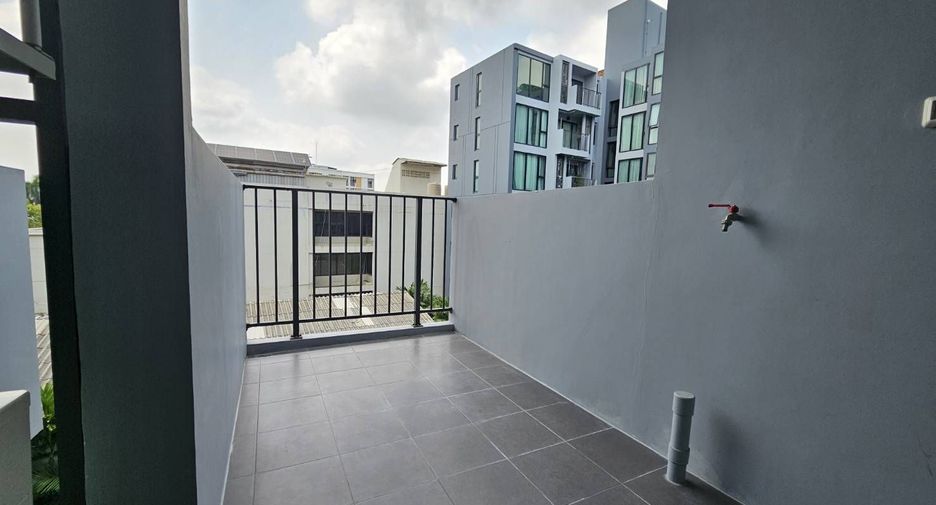 For rent 2 bedrooms condo in Phra Khanong, Bangkok