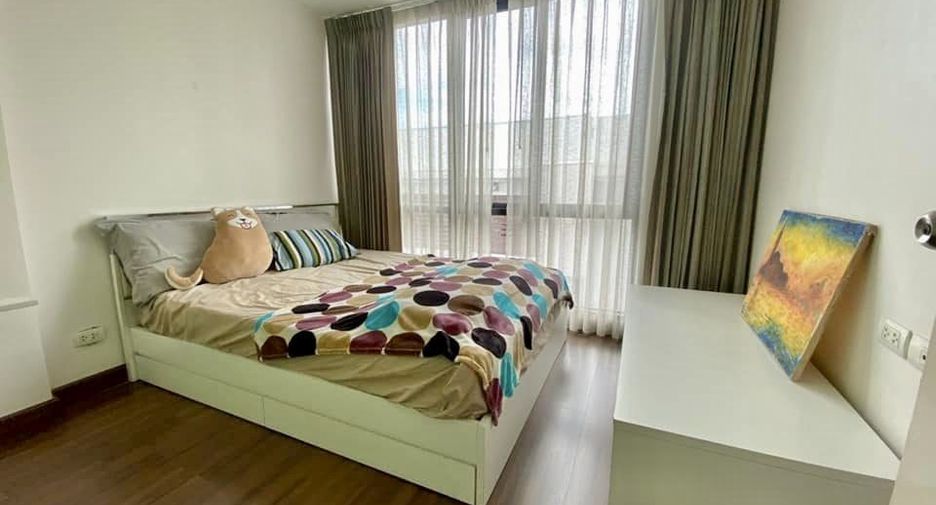 For rent 2 bedrooms condo in Watthana, Bangkok