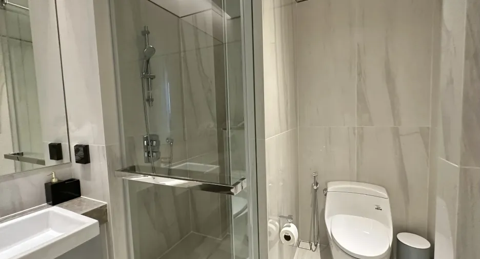 For rent 1 bed condo in Khlong Toei, Bangkok