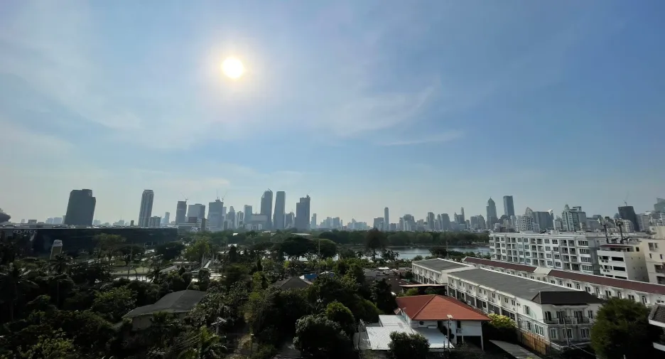 For rent 3 bedrooms apartment in Khlong Toei, Bangkok