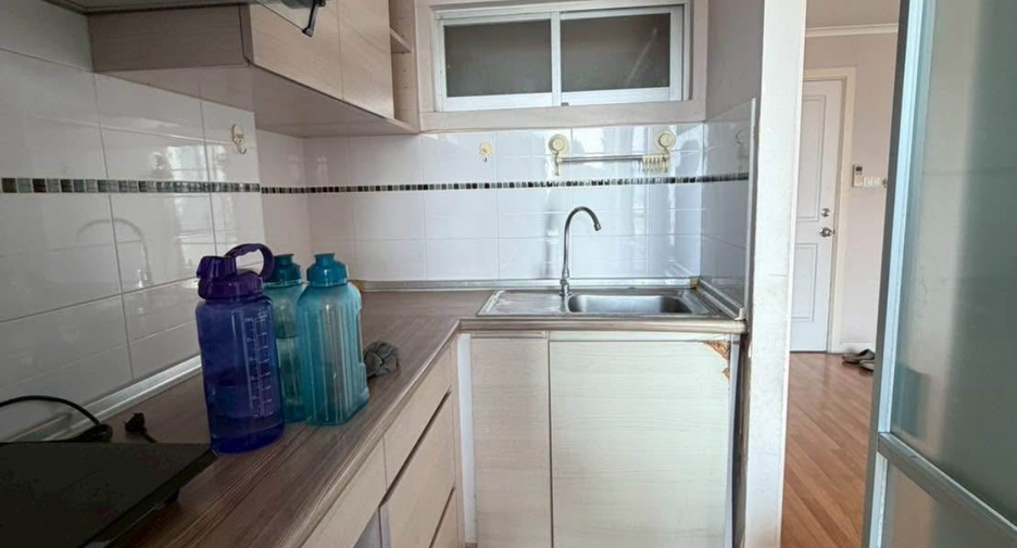 For rent 2 bedrooms condo in Yan Nawa, Bangkok