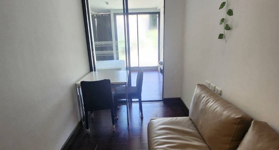 Condo en alquiler de 1 habitaciones en Khlong San, Bangkok