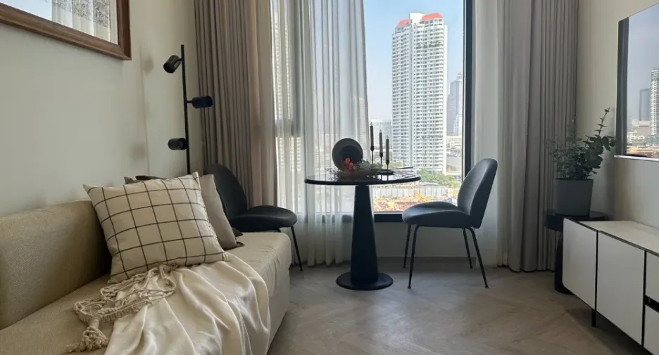 Wohnung zur Miete mit 1 Zimmer in Khlong San, Bangkok