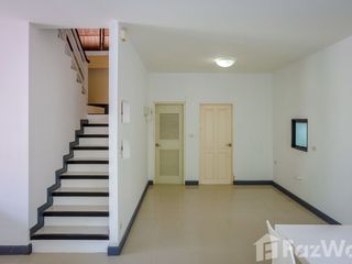 Casa en alquiler de 3 habitaciones en Khlong Sam Wa, Bangkok