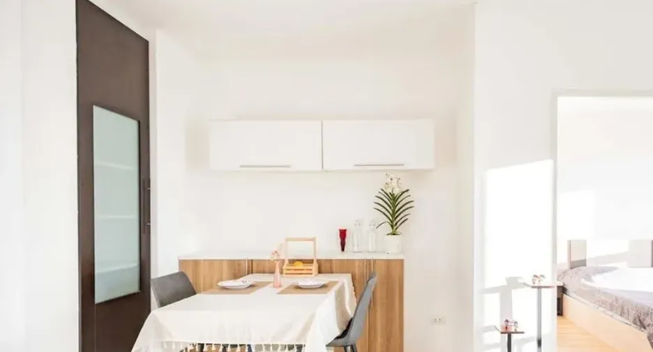 For rent 2 bedrooms condo in Phaya Thai, Bangkok