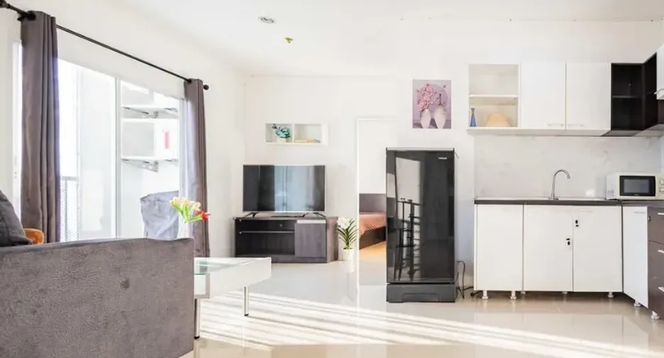 For rent 2 bedrooms condo in Phaya Thai, Bangkok