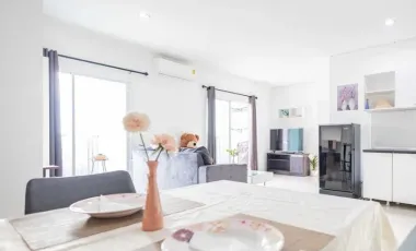 For rent 2 bedrooms condo in Phaya Thai, Bangkok