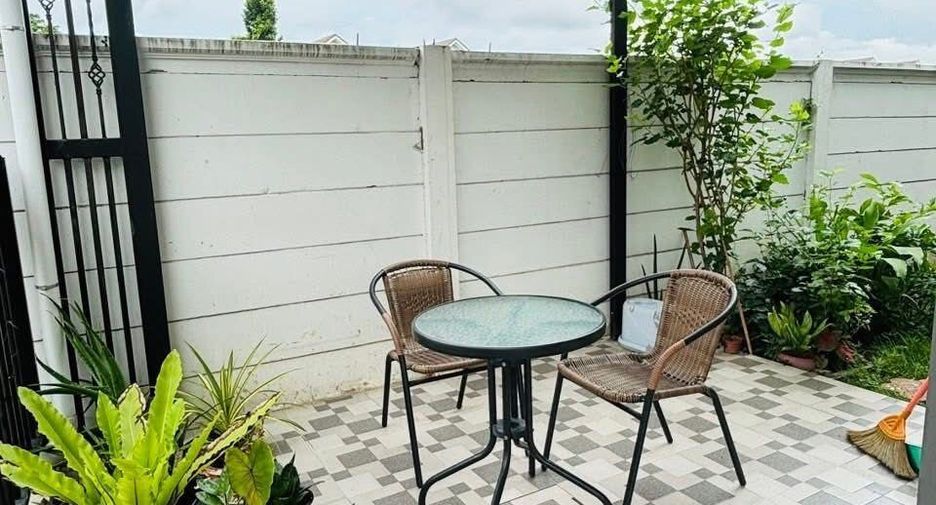 For rent 2 bedrooms house in Khlong Sam Wa, Bangkok