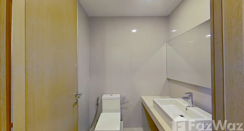 Condo en alquiler de 3 habitaciones en Khlong Toei, Bangkok