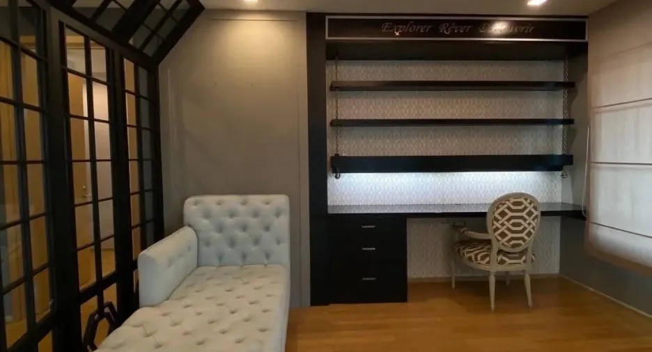 For rent 2 bedrooms condo in Pathum Wan, Bangkok